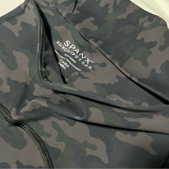 Booty Boost Active Camo 7/8  Leggings - Picture 3 of 4